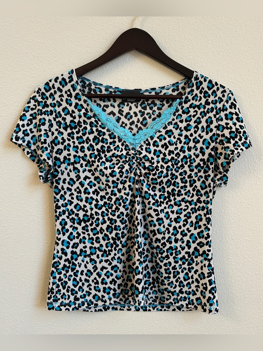 Turquoise Leopard Print V-Neck Short Sleeve Top with Lace Trim